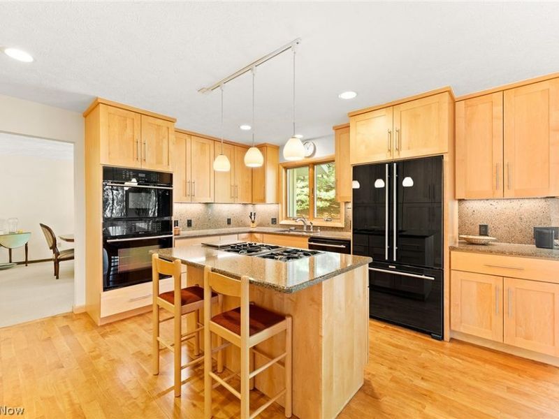 960 Poulsen Drive, Akron, OH 44313 Photo 10