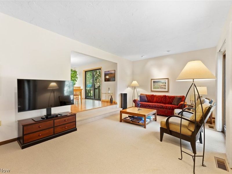 960 Poulsen Drive, Akron, OH 44313 Photo 12