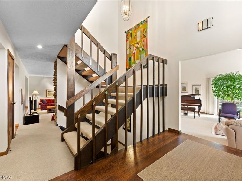 960 Poulsen Drive, Akron, OH 44313 Photo 2