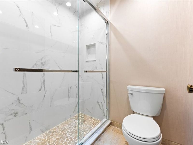 960 Poulsen Drive, Akron, OH 44313 Photo 27