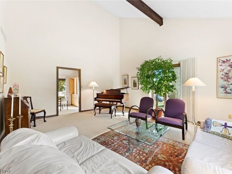 960 Poulsen Drive, Akron, OH 44313 Photo 3