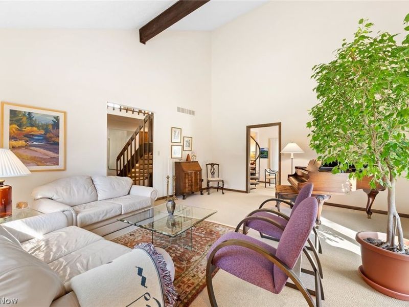 960 Poulsen Drive, Akron, OH 44313 Photo 4