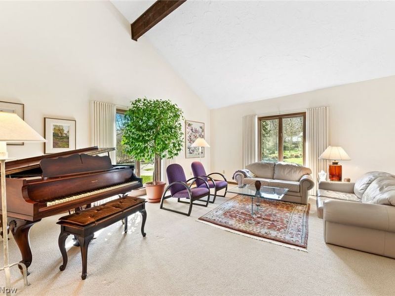 960 Poulsen Drive, Akron, OH 44313 Photo 5