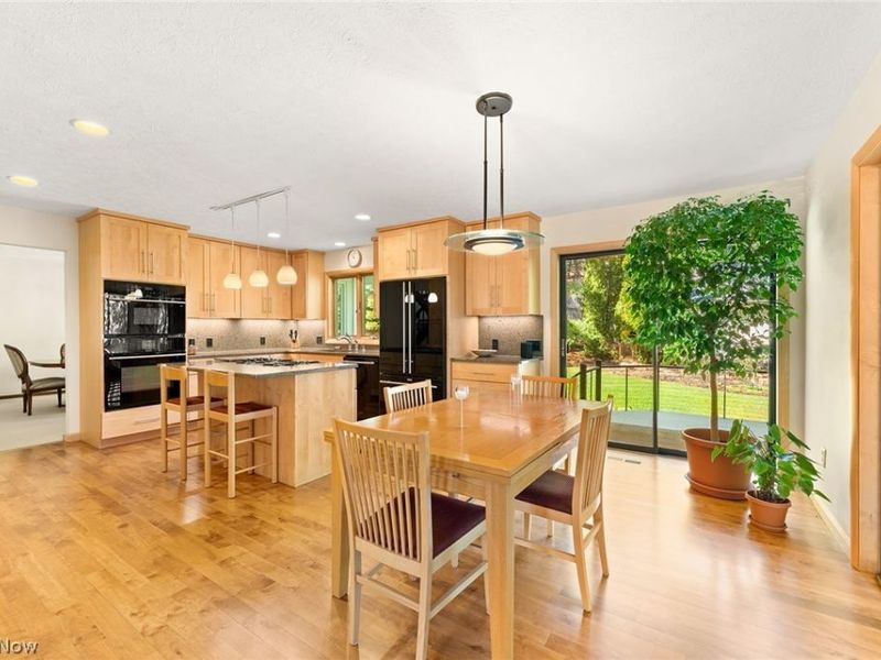 960 Poulsen Drive, Akron, OH 44313 Photo 7