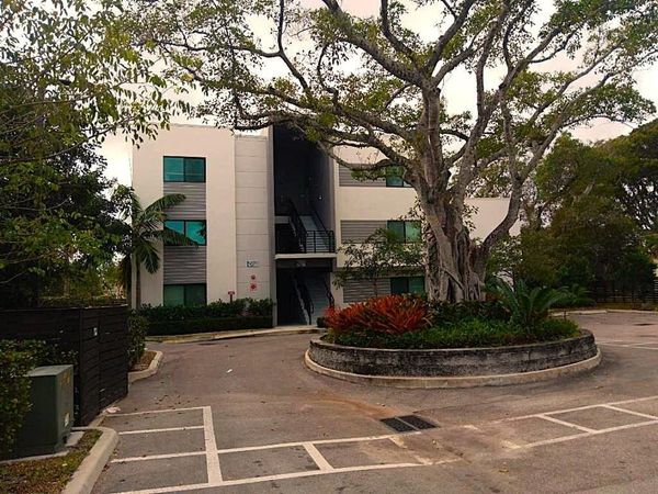 3050 NW 68th Street, Unit 1302, Fort Lauderdale, FL 33309