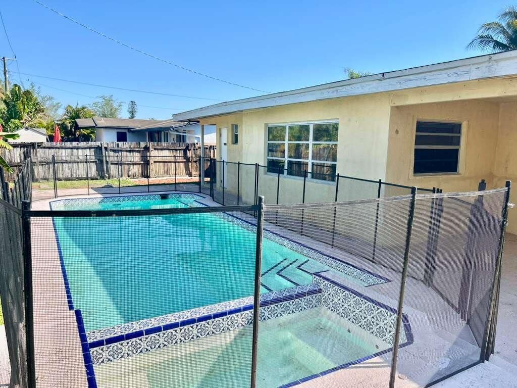 2505 NW 105th Lane, Sunrise, FL 33322 Photo