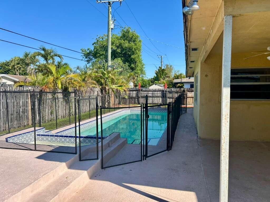 2505 NW 105th Lane, Sunrise, FL 33322 Photo