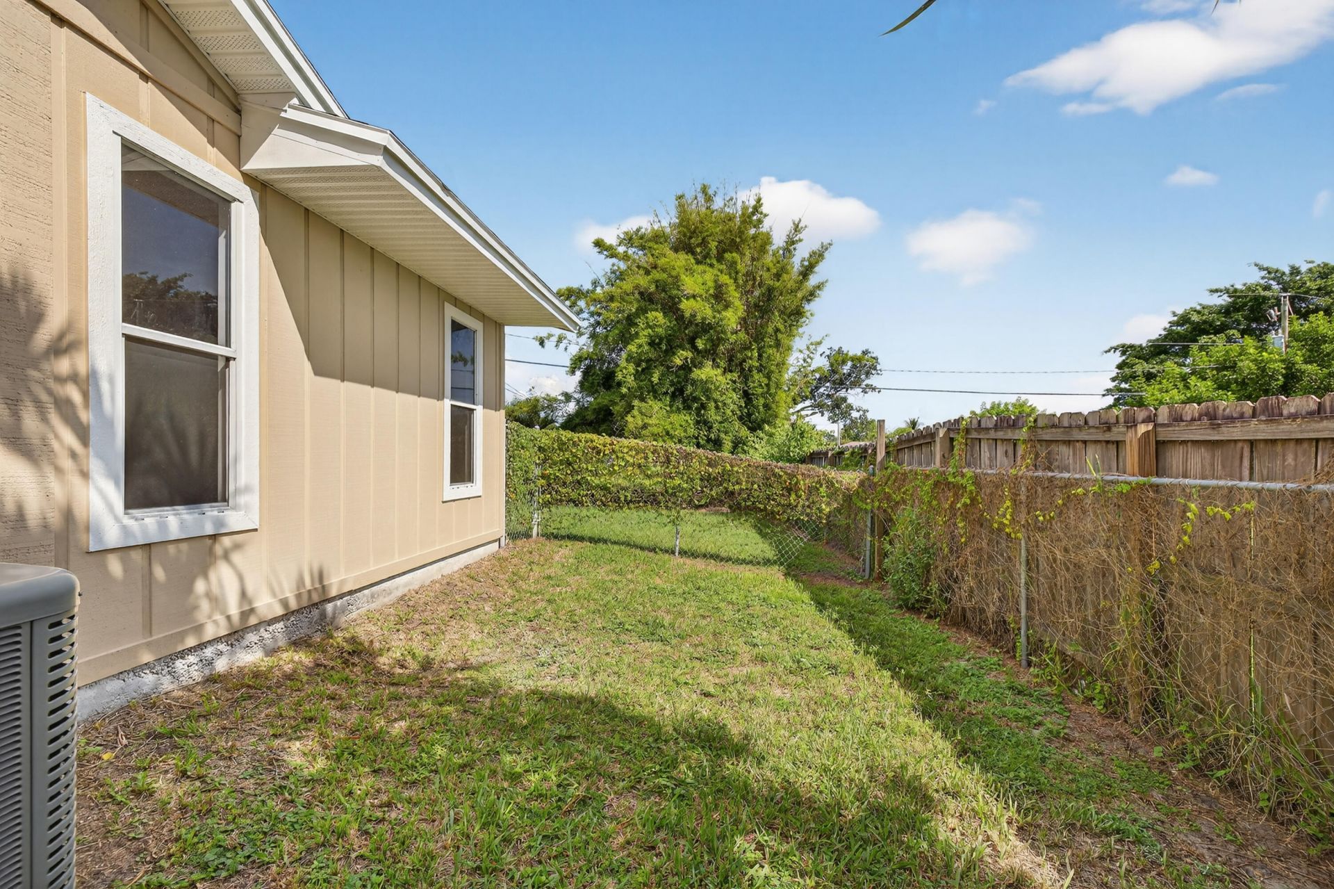 2273 SE Melaleuca Boulevard, Port Saint Lucie, FL 34952 Photo