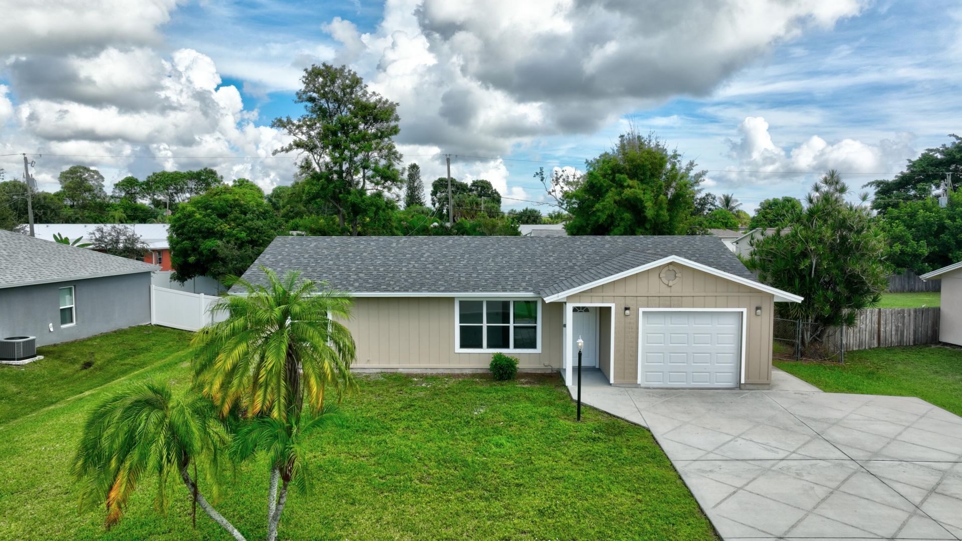 2273 SE Melaleuca Boulevard, Port Saint Lucie, FL 34952 Photo