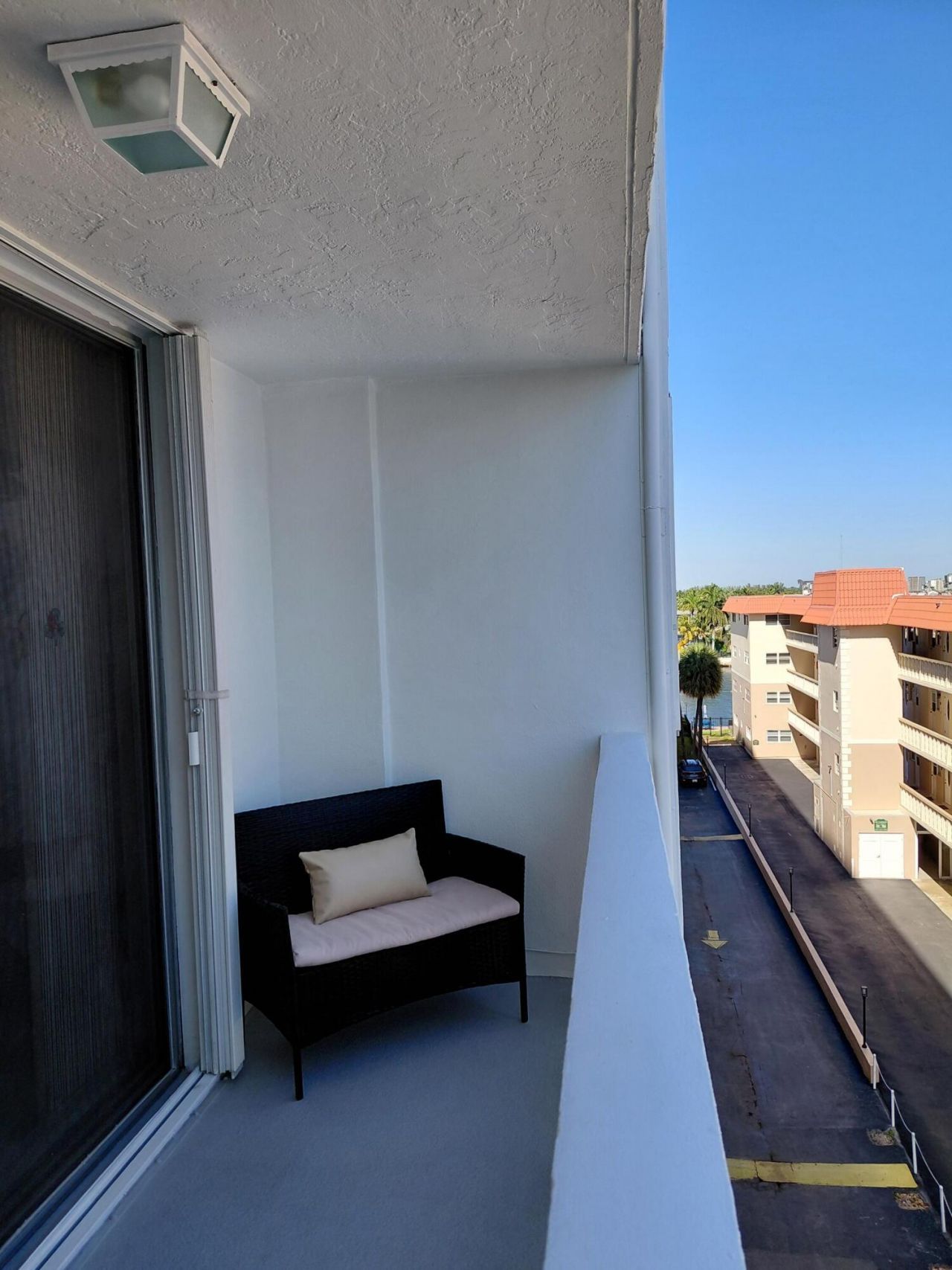 3113 S Ocean Drive, Unit 504, Hallandale Beach, FL 33009 Photo