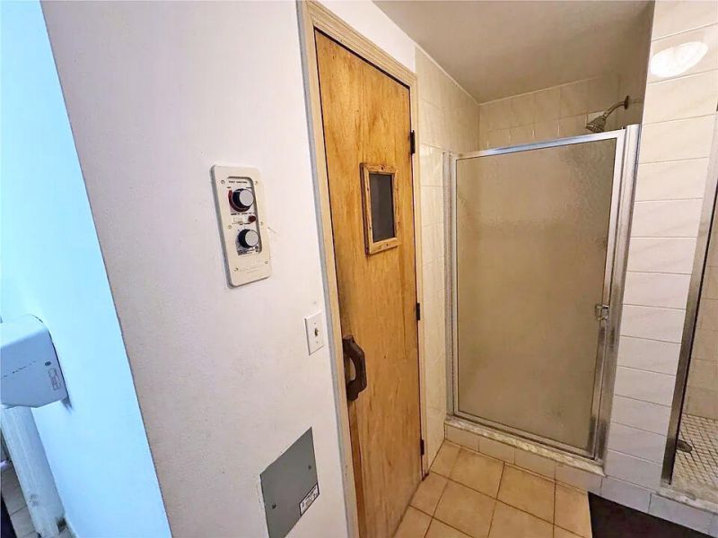 3113 S Ocean Drive, Unit 504, Hallandale Beach, FL 33009 Photo