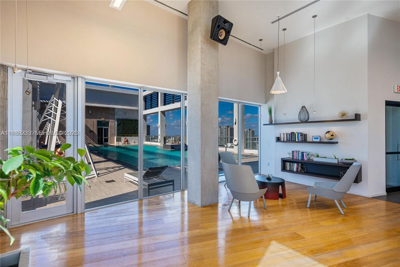 151 SE 1st St, Unit 1608, Miami, FL 33131 Photo