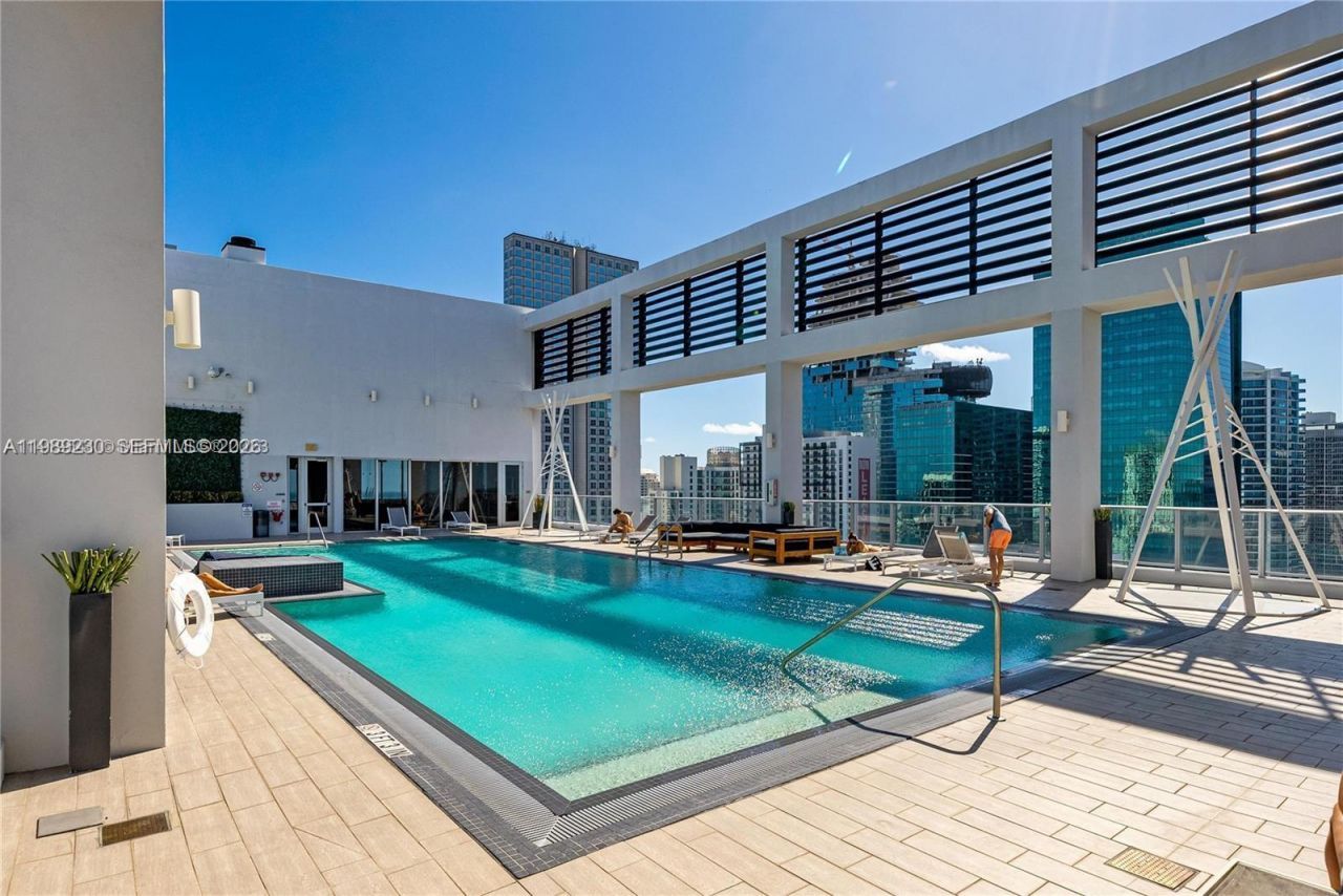 151 SE 1st St, Unit 1608, Miami, FL 33131 Photo