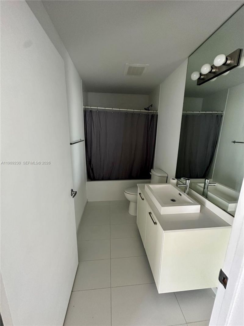 151 SE 1st St, Unit 1608, Miami, FL 33131 Photo