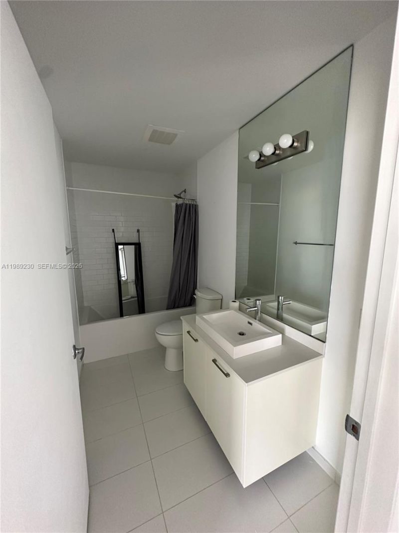 151 SE 1st St, Unit 1608, Miami, FL 33131 Photo