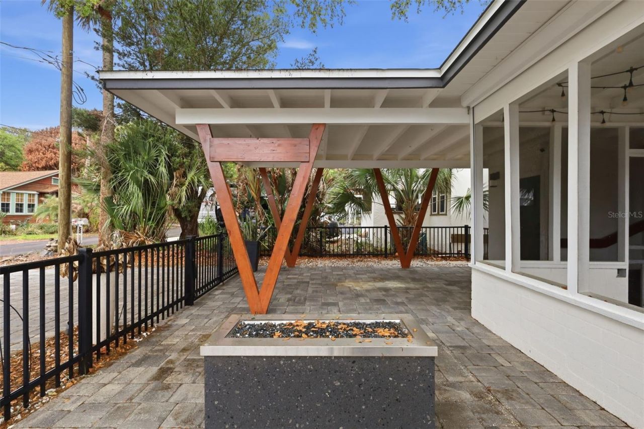 306 S Pine Street , New Smyrna Beach, FL 32169 Photo