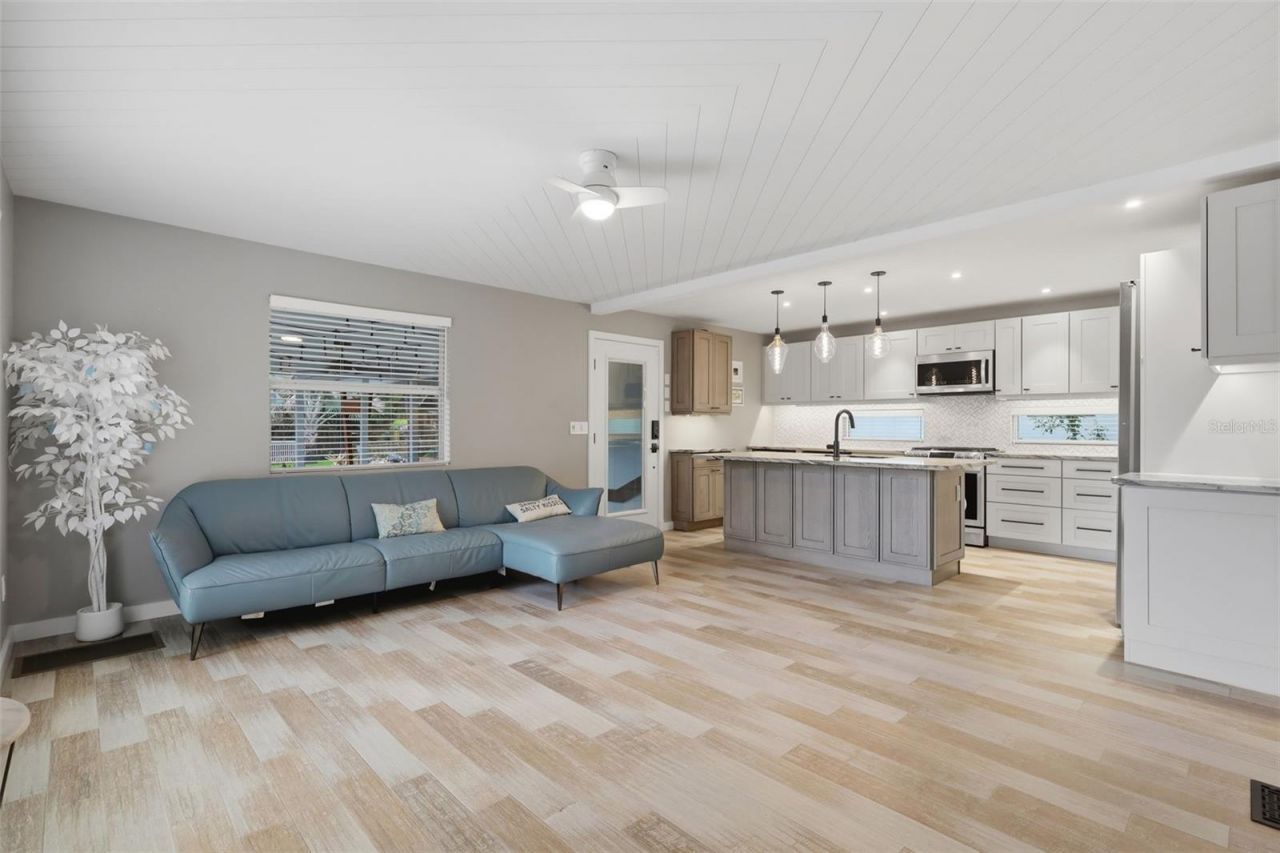 306 S Pine Street , New Smyrna Beach, FL 32169 Photo