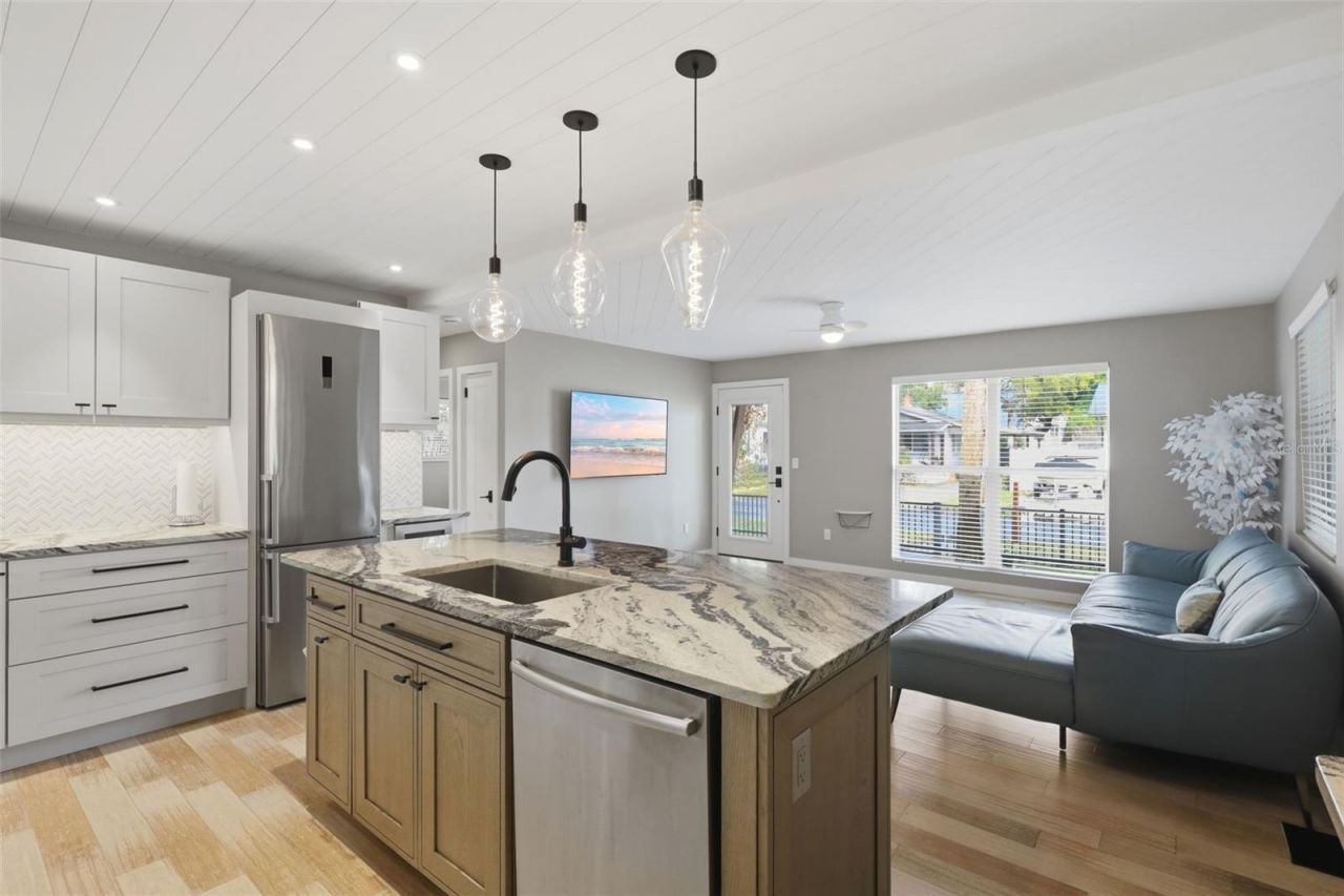 306 S Pine Street , New Smyrna Beach, FL 32169 Photo