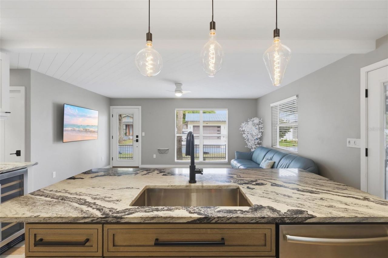 306 S Pine Street , New Smyrna Beach, FL 32169 Photo