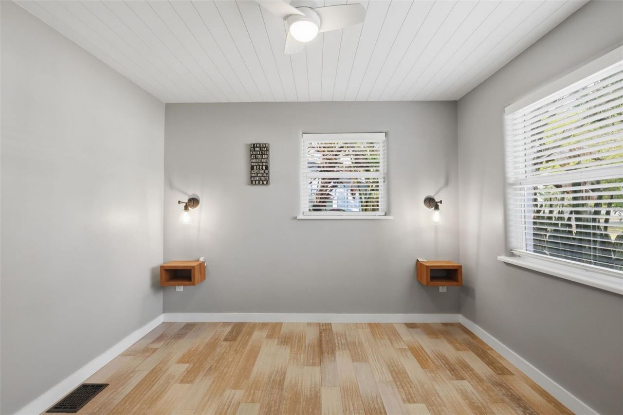 306 S Pine Street , New Smyrna Beach, FL 32169 Photo