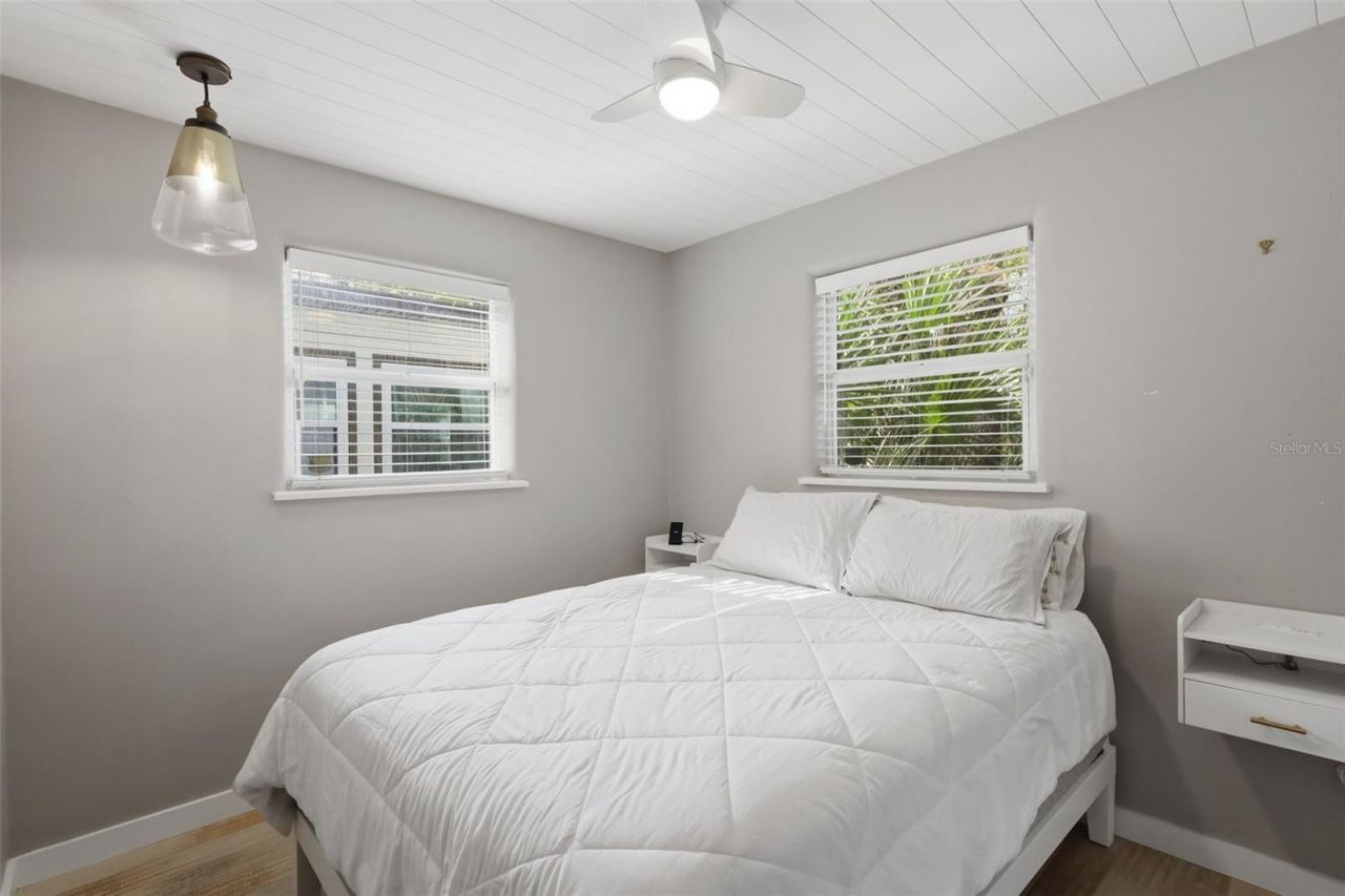 306 S Pine Street , New Smyrna Beach, FL 32169 Photo