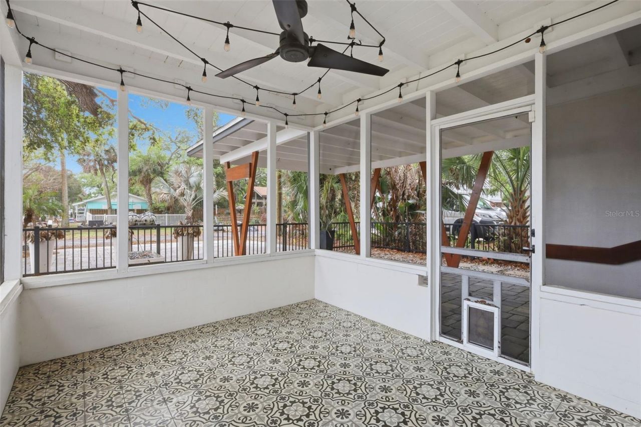 306 S Pine Street , New Smyrna Beach, FL 32169 Photo