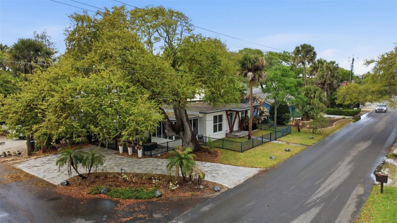 306 S Pine Street , New Smyrna Beach, FL 32169 Photo