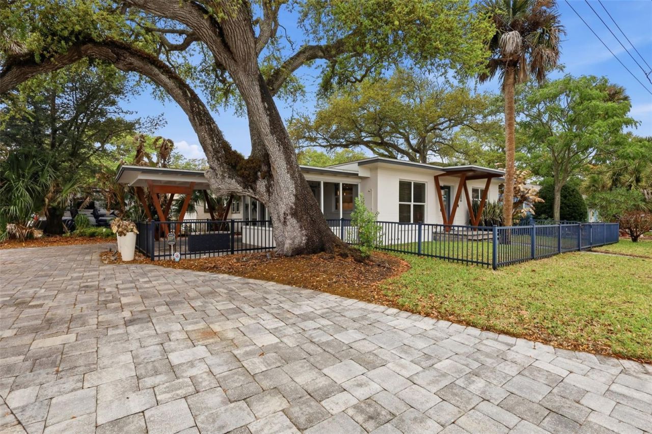 306 S Pine Street , New Smyrna Beach, FL 32169 Photo