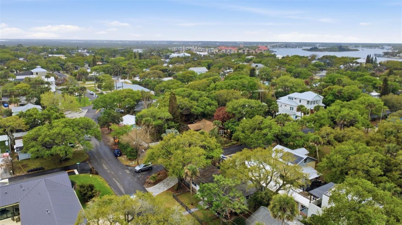 306 S Pine Street , New Smyrna Beach, FL 32169 Photo