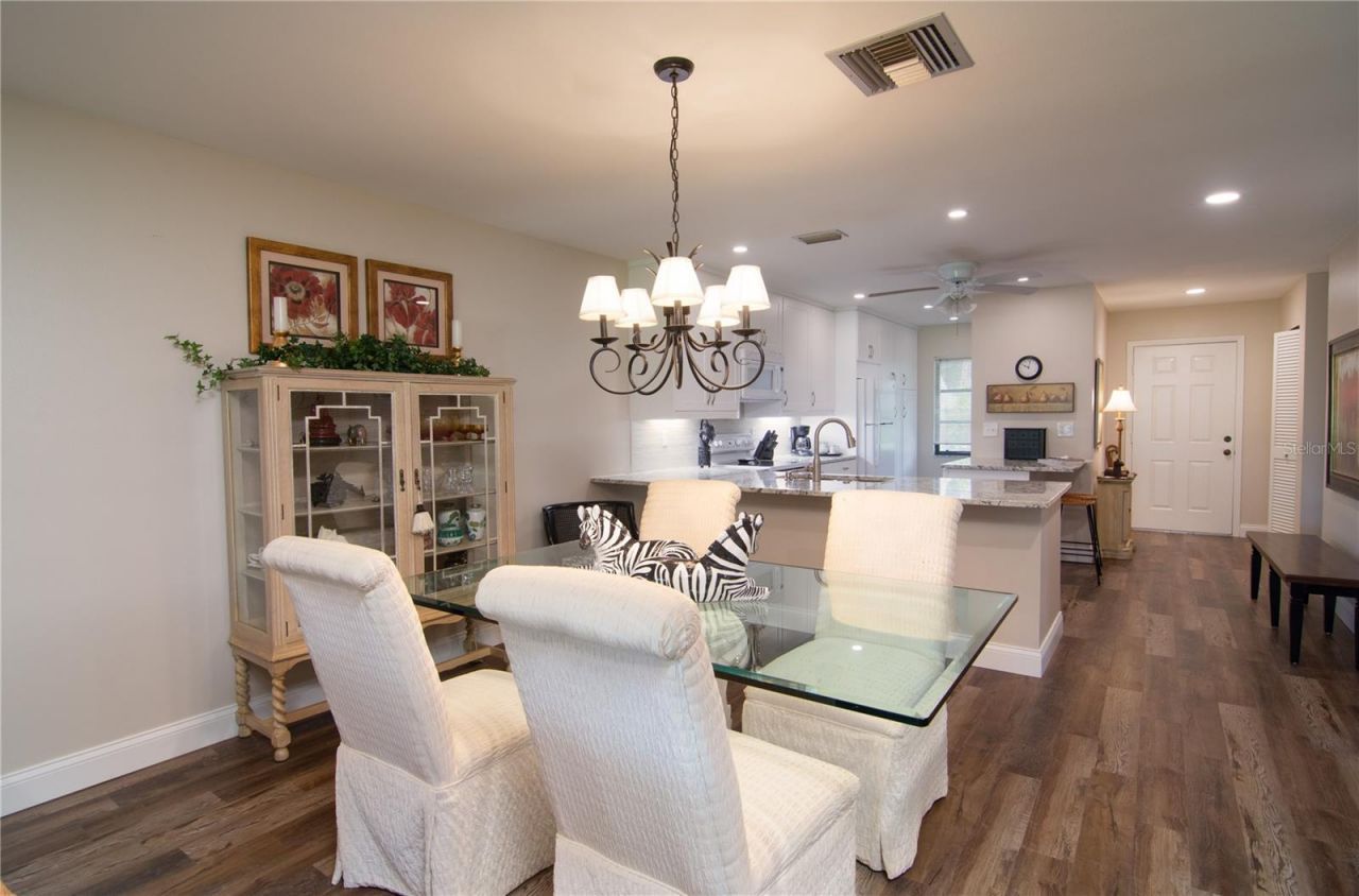 5635 Golf Pointe Drive , Unit 101, Sarasota, FL 34243 Photo