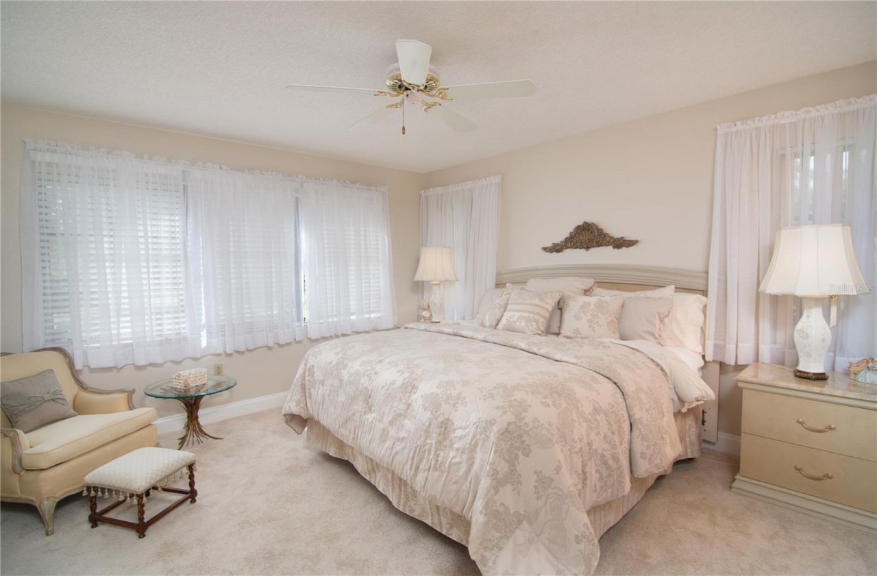 5635 Golf Pointe Drive , Unit 101, Sarasota, FL 34243 Photo