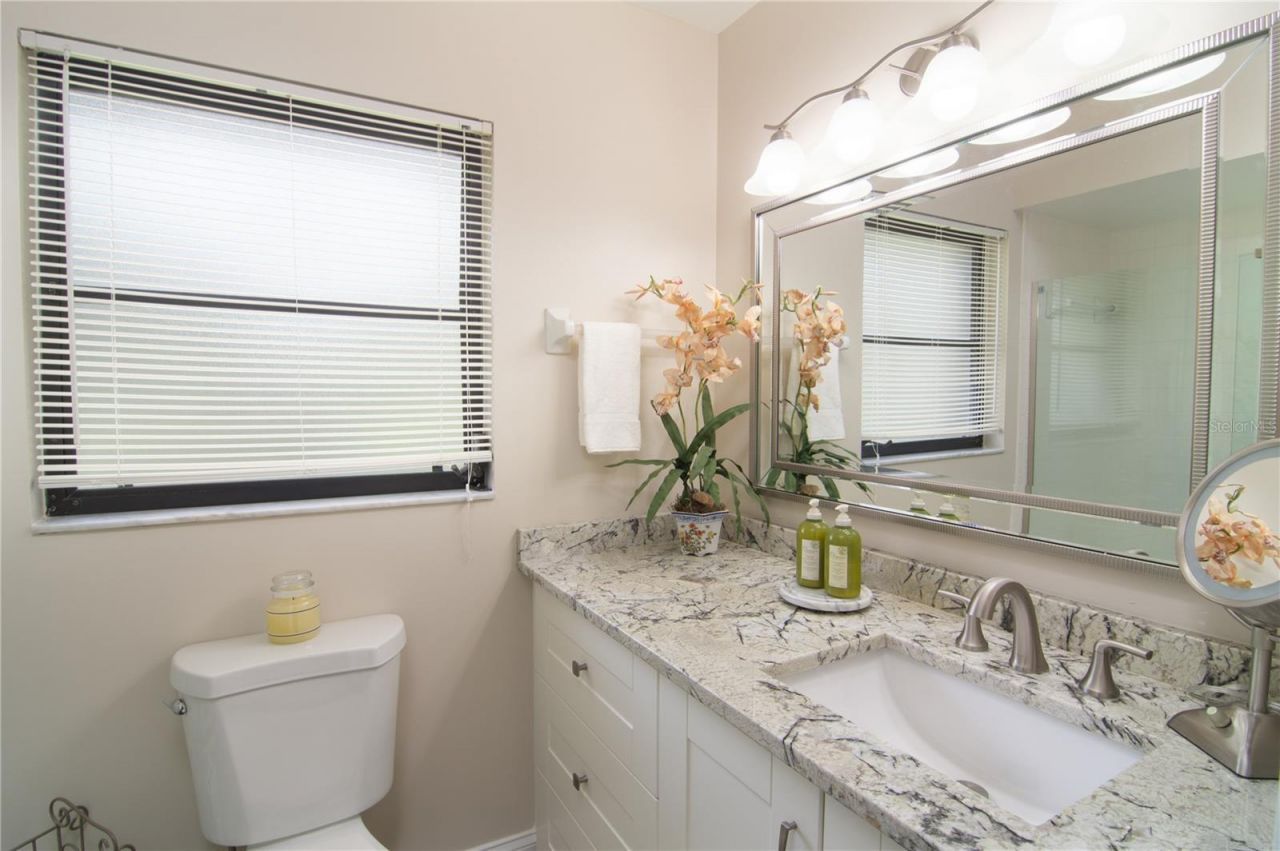 5635 Golf Pointe Drive , Unit 101, Sarasota, FL 34243 Photo