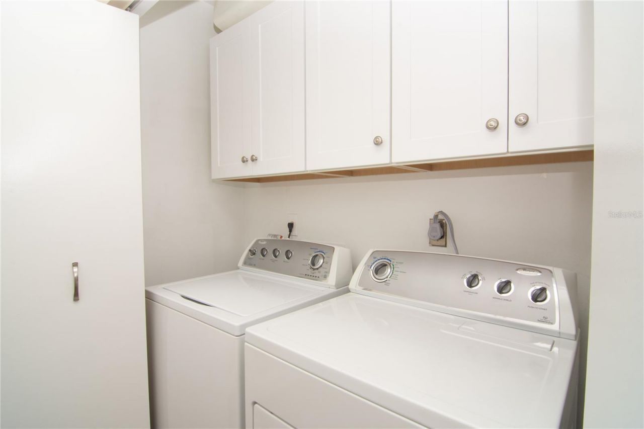 5635 Golf Pointe Drive, Unit 101, Sarasota, FL 34243 Photo