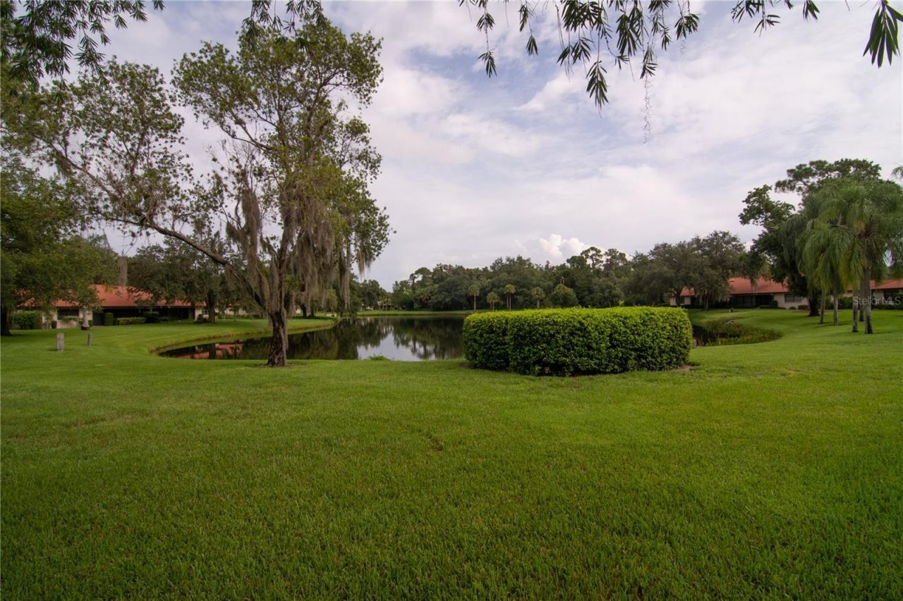 5635 Golf Pointe Drive , Unit 101, Sarasota, FL 34243 Photo