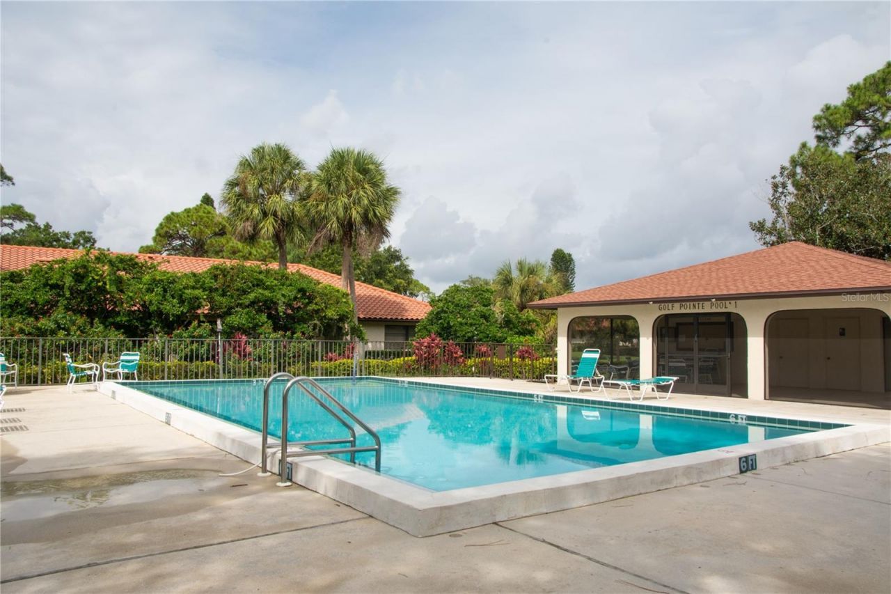 5635 Golf Pointe Drive, Unit 101, Sarasota, FL 34243 Photo