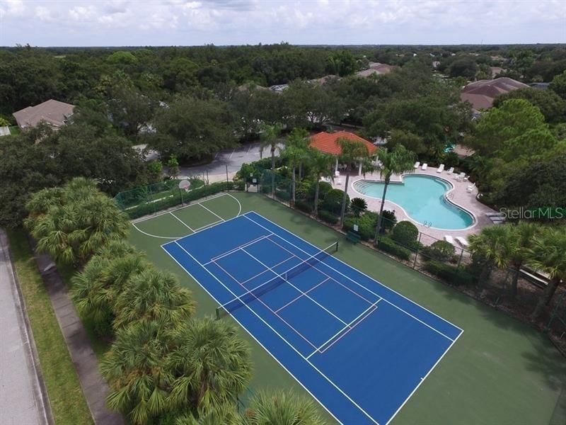 5635 Golf Pointe Drive , Unit 101, Sarasota, FL 34243 Photo