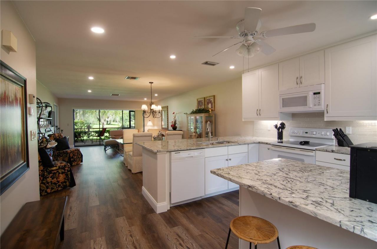 5635 Golf Pointe Drive , Unit 101, Sarasota, FL 34243 Photo