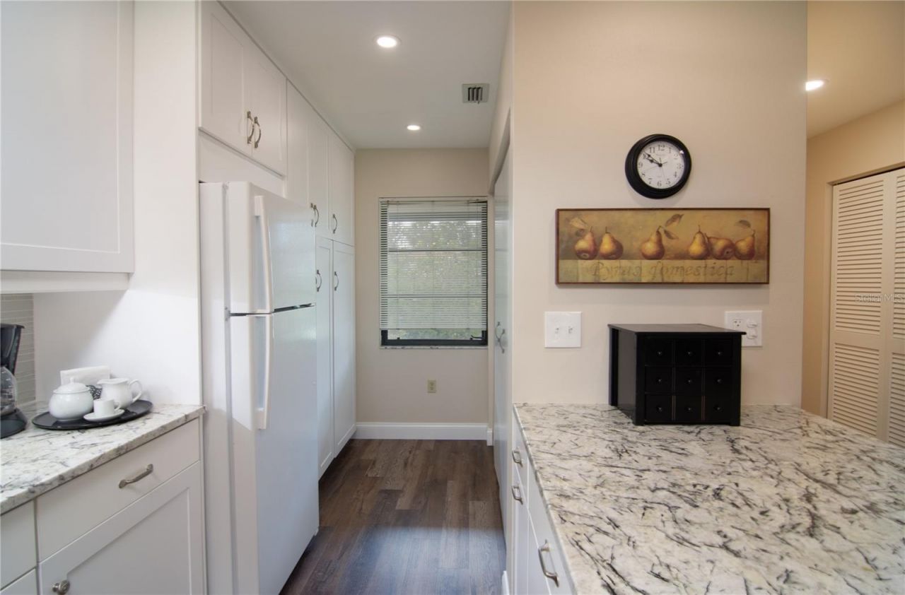 5635 Golf Pointe Drive , Unit 101, Sarasota, FL 34243 Photo