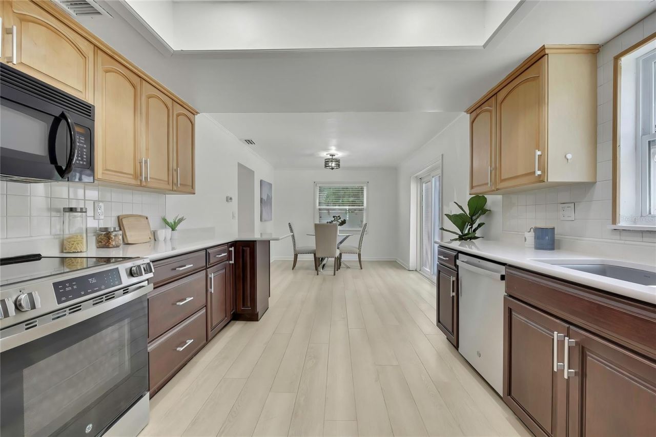 8424 Stillbrook Avenue, Tampa, FL 33615 Photo