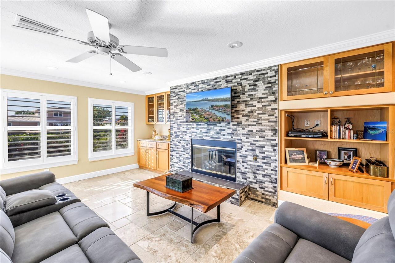 1939 Hawaii Avenue Ne, Saint Petersburg, FL 33703 Photo