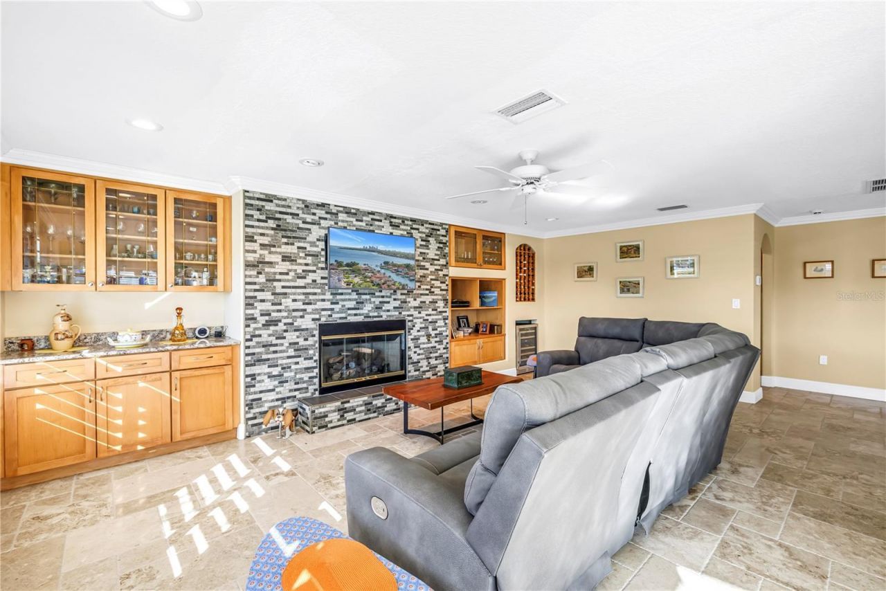 1939 Hawaii Avenue Ne, Saint Petersburg, FL 33703 Photo