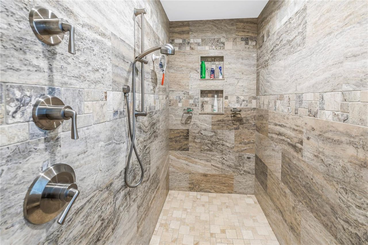 1939 Hawaii Avenue Ne, Saint Petersburg, FL 33703 Photo