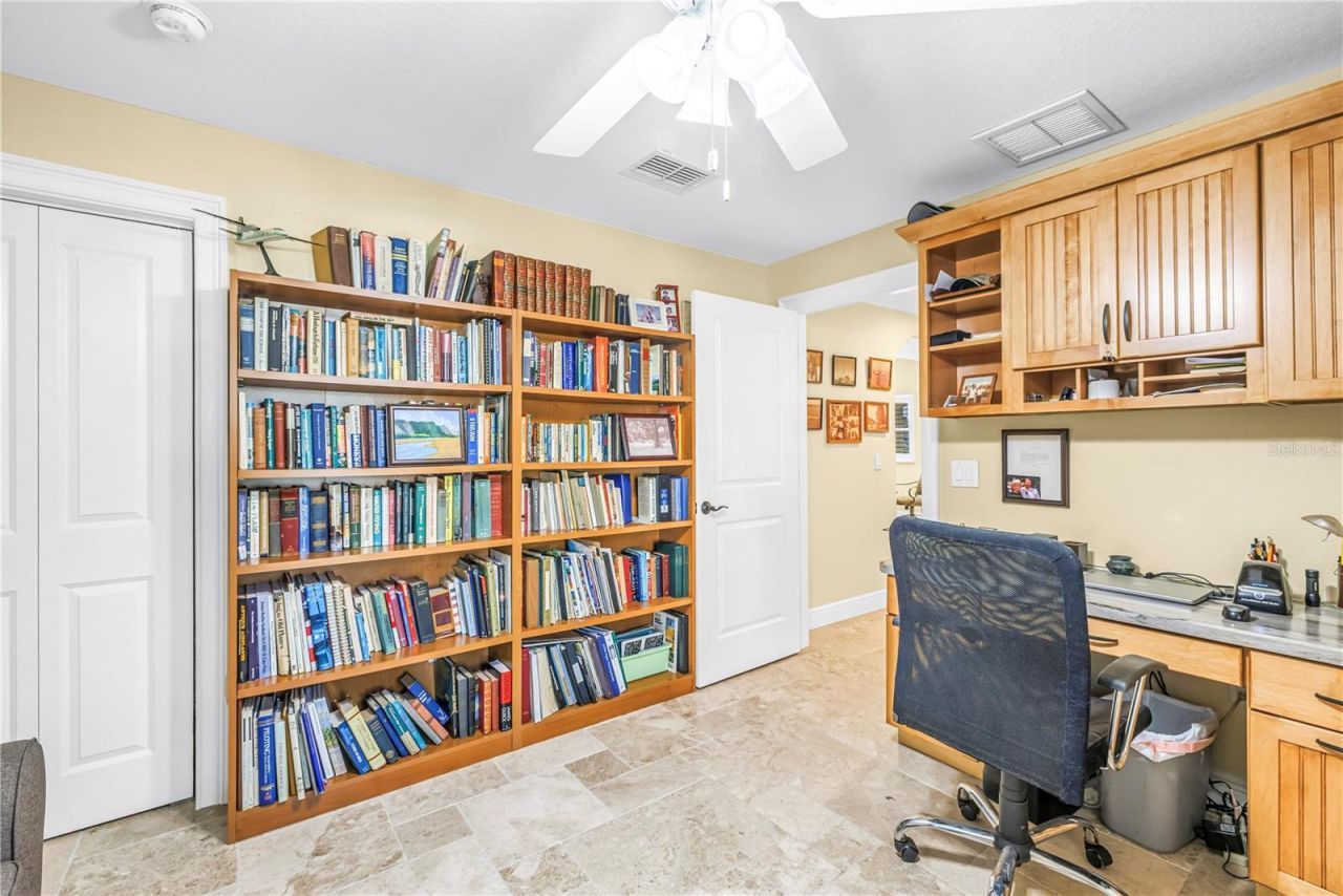 1939 Hawaii Avenue Ne, Saint Petersburg, FL 33703 Photo