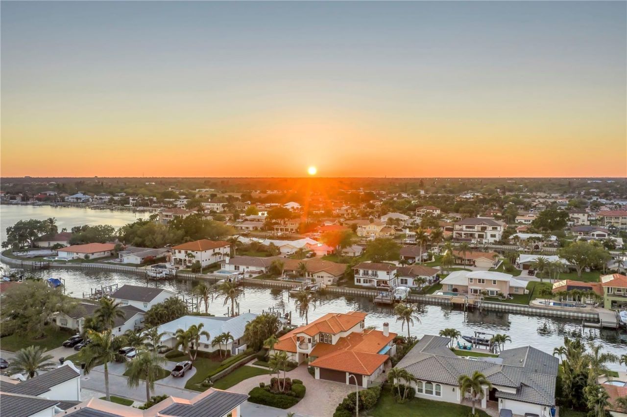 1939 Hawaii Avenue Ne, Saint Petersburg, FL 33703 Photo