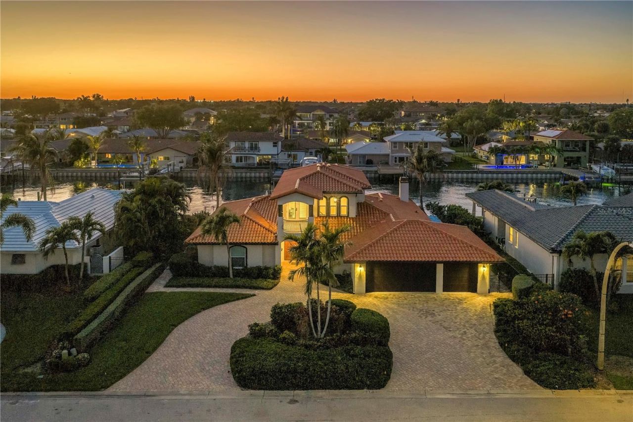 1939 Hawaii Avenue Ne, Saint Petersburg, FL 33703 Photo