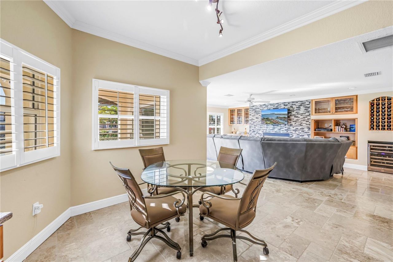 1939 Hawaii Avenue Ne, Saint Petersburg, FL 33703 Photo