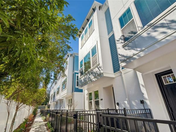 6605 N NEBRASKA AVENUE , Unit 17, TAMPA, FL 33604