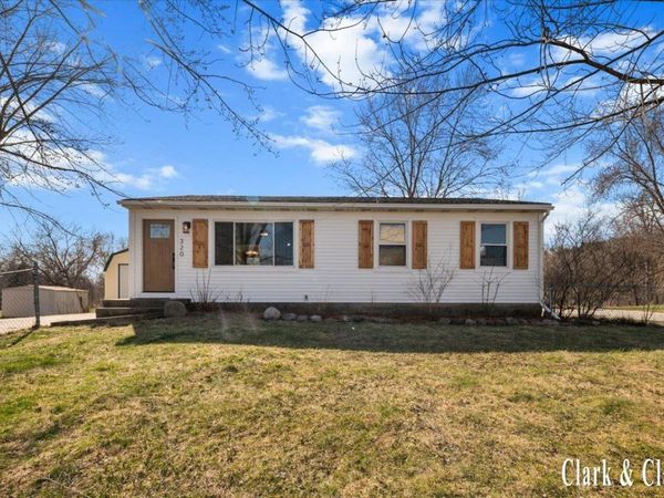 320 Roberta Jayne Drive, Lowell, MI 49331
