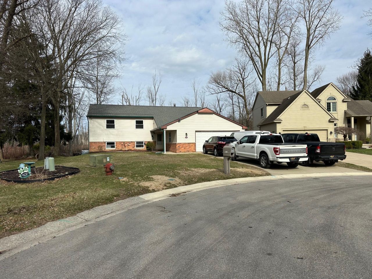 1535 Kings Crown, Wixom, MI 48393 Main Photo