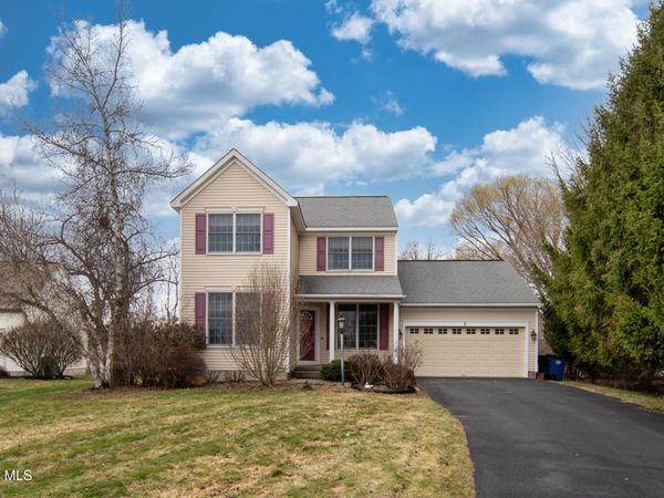 6 Oxford Circle, Cohoes, NY 12047